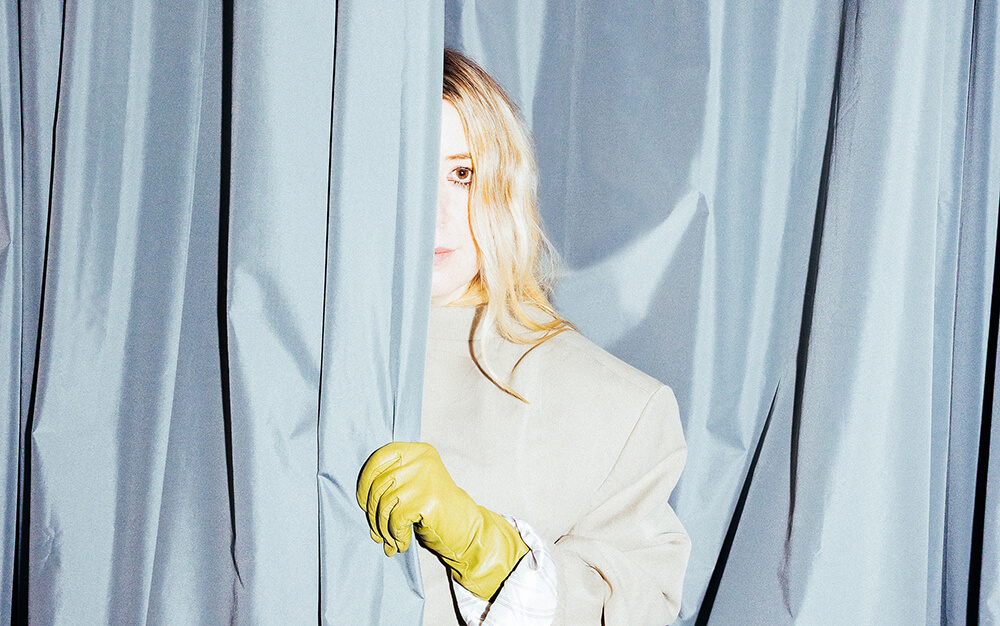 Austra.